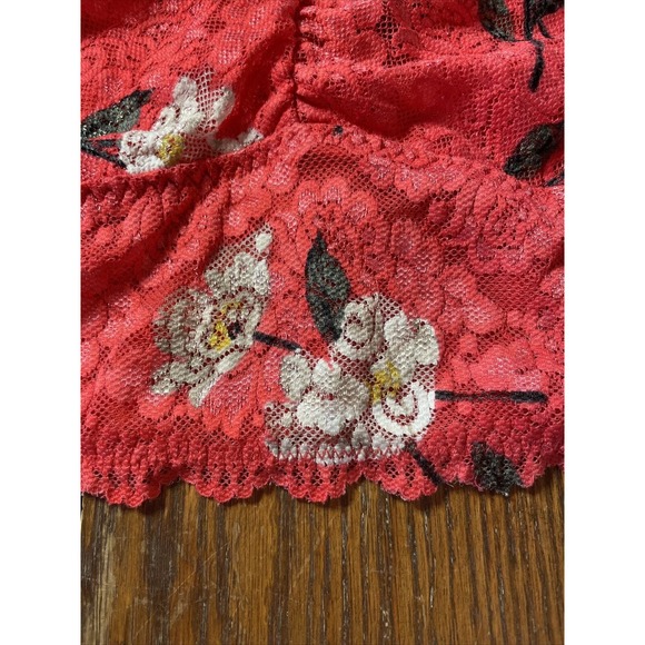 Torrid Curve Lace Bralette SZ 1 Red Floral Design Valentines Sexy Ready To Wear - Picture 8 of 8